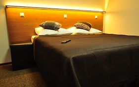Villa B&B nocleg przy Centrum Zdrowia Dziecka - Warszawa Międzylesie Wawer blisko CZD